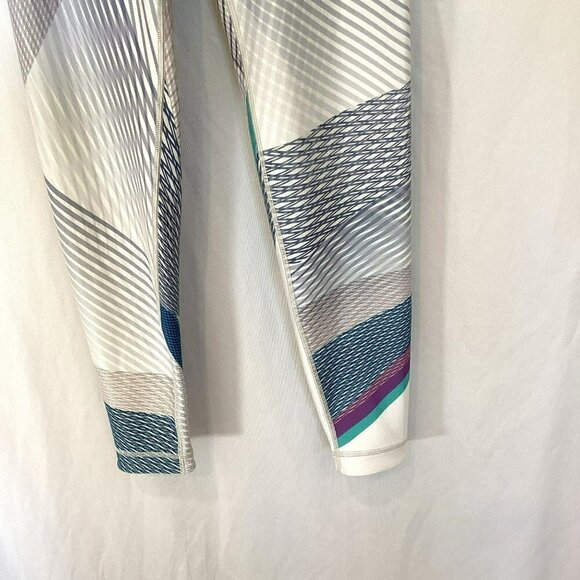 WITH Peloton Collab Leggings Quick Dry Sz Medium 7/8 Length in Gray Blue White - Picture 3 of 7